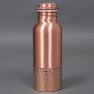 Botella brillante para yoga, fitness, hidratación, desintoxicación, botella de agua de cobre natural, botella de cobre puro, botella de cobre martillado, artículos para beber de cobre, ayurvédico - Product Image 1