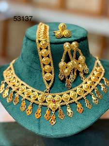 24K Plaqué Or Vintage Dubai Fashion Jewelry Set Comprend Collier Boucles D'oreilles Bracelets Peignes Cuivre Matériel Diamant Allemagne - Product Image 5