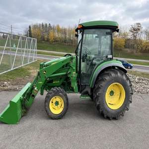 Tracteur John Deere 4044R 4x4 de haute qualité à prix d'usine, machines agricoles performantes, durables et économiques - Product Image 1