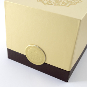 Coffret Cadeau Télescope Carré de Luxe pour Soins de la Peau avec Design Multi-Niveaux, Impression Dorée sur Papier d'Art, Origine Taïwan, Personnalisable - Product Image 4