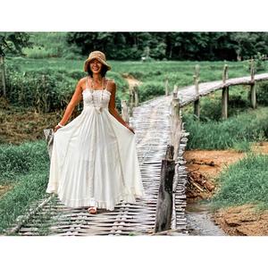 Robe longue bohème pour femme, bretelles spaghetti, corsage smocké, taille naturelle, lavable, idéale pour l'été, la plage et les vacances - Product Image 1