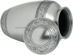 Urnes funéraires en laiton décoratives de haute qualité, faites à la main, pour hommes et femmes. - Product Image 4