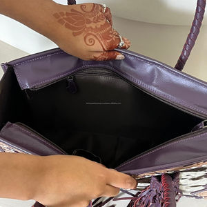 Sacs fourre-tout pour femmes en cuir de vachette repoussé avec poils, personnalisables, motif floral vintage, sac à bandoulière grande capacité, vente chaude - Product Image 6