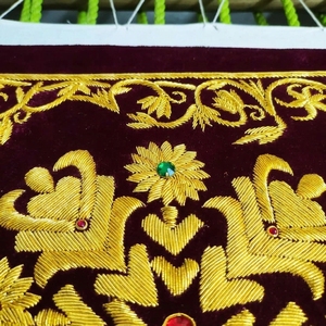 Parche Bordado a Mano con Monograma Mariano en Oro, Corona Litúrgica, Estrella, Estandarte de Iglesia, Velo de Cáliz Católico, Vestimenta - Product Image 2