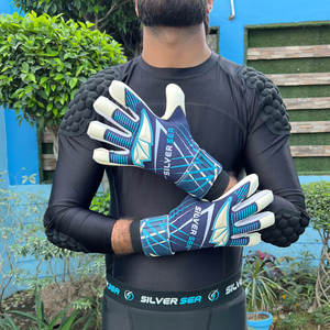 Gants de gardien de but professionnels SILVER SEA SPORTS 2025 Strong Grid, hybrides, à doigts plats, en latex allemand, respirants, avec adhérence optimale. - Product Image 4
