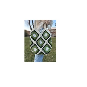 Bolso Tote de Ganchillo para Mujer de Alta Calidad, Hecho a Mano con Hilo de Algodón, Bolso de Hombro para Playa, Viajes, Compras y Uso Diario, Disponible para la Venta - Product Image 3