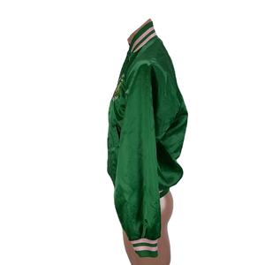 Chaqueta Bomber AKA Delta, Chaqueta Universitaria Sigma Roja Satinada, 100% Poliéster, Chaqueta Cortavientos para Hombre y Mujer con Logotipo Bordado - Product Image 6