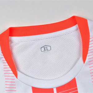 Uniformes de football les plus vendus à prix avantageux, tissu doux, design personnalisé, service OEM, vente en gros d'uniformes de football pour la vente en ligne - Product Image 3