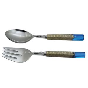 Serveur à salade en acier inoxydable et manche en bois et résine produit par SCI Made in India Ustensiles de cuisine accessoires de cuisine - Product Image 1