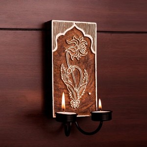 Porte-bougie en bois de Sheesham avec détails floraux sculptés - Vente en gros - Product Image 1