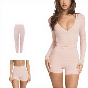Ensemble de yoga rose 2 pièces : short taille haute et body torsadé sans couture à manches longues et col en V profond, couleur unie, extensible, tenue de sport - Product Image 4
