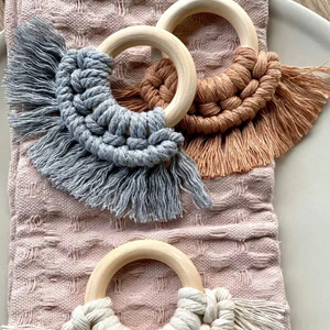 Anillo para Servilletas de Macramé Hecho a Mano |   Soporte de Madera, Decoración Boho para Mesa - Product Image 1
