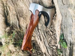 Hache artisanale en acier forgé, manche en bois de rose avec étui en cuir, hache personnalisée pour l'extérieur - Product Image 4