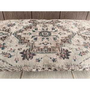 Pouf rectangulaire bohème en tissu avec motif floral et pieds en bois, décoration de chambre à coucher - Product Image 6