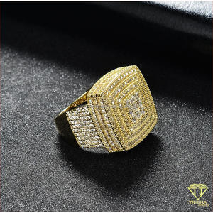 Anillo Cuadrado de Plata 925 de Lujo con Diamantes Cultivados en Laboratorio y Diseño Hip Hop Audaz para Mayoristas de Joyería - Product Image 4