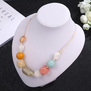 สร้อยคอลูกปัดเรซิ่นดีไซน์เฉพาะตัว เครื่องประดับทำมือสุดเก๋ สีสันสดใส เหมาะสำหรับผู้หญิง สไตล์โบฮีเมียน ใส่ได้ทั้งแบบลำลองและงานปาร์ตี้ - Product Image 2