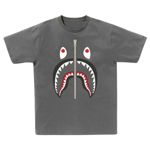 Camiseta de Manga Corta con Estampado de Boca de Tiburón, 100% Algodón Jersey, Color Granate, Corte Regular, Secado Rápido, Superventas - Product Image 2