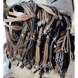 A LA VENTA: Pechera de Cuero para Caballo con Herrajes Occidentales, Completamente Tallada y Decorada, en Dólares, Talla 8, para Caballo Cob, Shetland, Se Aceptan Tarjetas de Crédito - Product Image 6