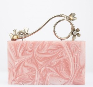 Pochette de soirée en résine époxy artisanale avec poignée métallique pour événements, fêtes, sac à main chic et tendance - Product Image 1