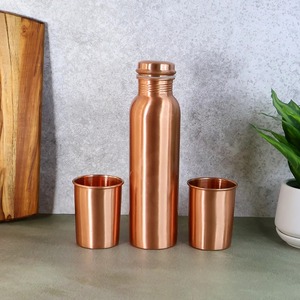 Botella de Agua de Cobre con Tapa y Dos Tazas, Diseño Moderno, Juego de Bebidas Portátil para el Hogar, METAL LINE EXPORTS - Product Image 3