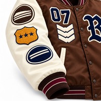 Veste universitaire marron et blanche pour homme, col montant, broderies chenille, patchs lettres, boutons-pression, manteau vintage d'automne