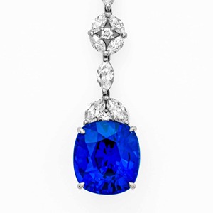 Exclusivo Collar de Oro Blanco de 14K con Zafiro de 44.20ct y Diamantes Cultivados en Laboratorio, Diseñado para Trajes de Novia y Eventos de Alta Gama - Product Image 3