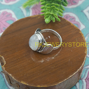 Bague en pierre de lune naturelle, faite à la main, en argent sterling 925, cabochon ovale, style vintage bohème, bijou statement, cadeau de Noël - Product Image 5