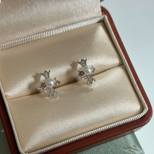 Boucles d'oreilles en perles d'eau douce pour femmes en gros de Zhuji, forme de goutte d'eau, style long, anneaux en cristal, accessoires élégants pour les oreilles - Product Image 4