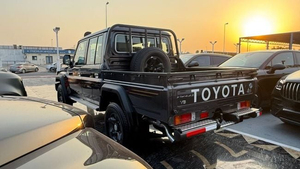 Brand New 2025 LC79 SC 4.1-6L Diesel Hybrid I-Force Max Premium Turbo Automatic Transmission R20 Left Dark SUV Leather Panoramic - Product Image 2