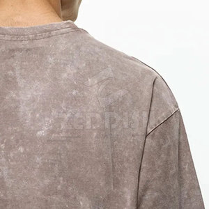 เสื้อยืดทรงสลิมฟิตสำหรับผู้ใหญ่ ล้างสีแบบแอซิดวอช แบรนด์ใหม่ เสื้อยืดสำหรับกิจกรรมกลางแจ้ง ผลิตในปากีสถาน เสื้อยืดล้างสีแบบแอซิดวอชที่ดีที่สุด - Product Image 5