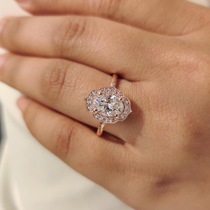 แหวนทรงวงรีประดับเพชรแบบ Halo Setting คุณภาพพรีเมียม ดีไซน์เก๋ เหมาะสำหรับใส่ทุกวัน งานแต่งงาน หรือเป็นของขวัญ ราคาไม่แพง - Product Image 2