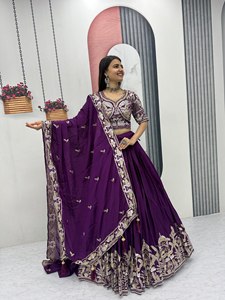 ชุดเลเฮนกาโชลีปักลายชิโนนพรีเมียมสำหรับผู้หญิง - Product Image 4