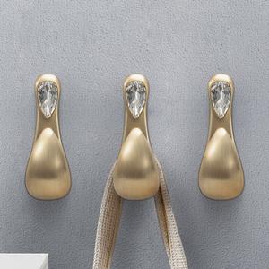 Perchero de Metal con Acabado Antiguo Decorativo, Ganchos Dobles Resistentes para Abrigos, Sombreros y Llaves - Product Image 1