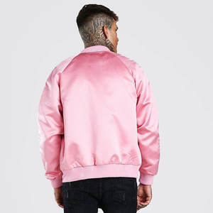 Chaqueta Varsity Moderna de Moda Casual, Hecha de Satén, con Logotipo Personalizado, Mangas Raglán, MOQ Bajo, Chaqueta Bomber Estilo Urbano - Product Image 6