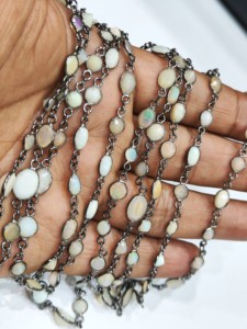 Ópalo Etíope Natural de 5-10 mm, Conector de Latón con Forma de Briolette Mixta para la Fabricación de Joyas, Se Vende por Pie - Product Image 4