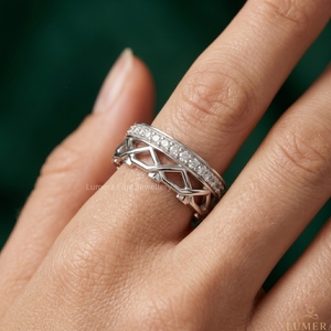 Bague d'éternité de luxe en moissanite imitation diamant pour femme, motif ajouré, empilable, plaqué rhodium, certifiée IGI - Product Image 3