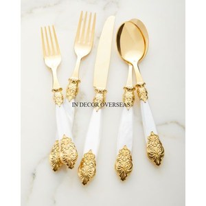 Ensemble cuillère et fourchette plaqué or de haute qualité, design floral, finition miroir, résistant à la rouille, couverts en métal pour mariage et table à manger. - Product Image 3