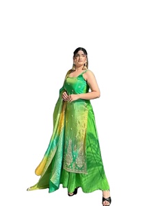 Punjabi Mujeres Wear Block Buster Pretty Look Color verde Bandhni Impreso Venta en línea Classic Kurti Pant Dupatta Comprar ahora - Product Image 1