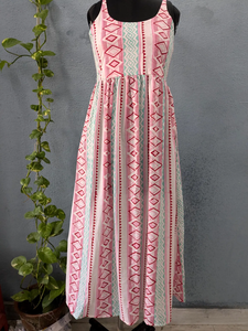 Robe longue maxi sans manches à col rond en coton 100% faite à la main pour femmes, légère, à motifs imprimés, pour la saison estivale - Product Image 3