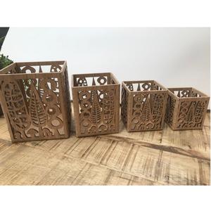 Juego de 4 Maceteros Decorativos de Madera con Corte Láser de Primera Calidad, Cubiertas Geométricas para Macetas de Madera para Plantas de Interior - Product Image 1
