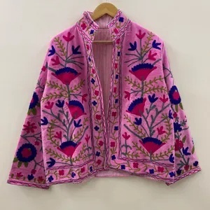 Chaqueta de Terciopelo Boho Suzani para Mujer, Chaqueta Corta Bordada a Mano con Diseño Floral, Estilo Invernal, Precio al por Mayor - Product Image 3