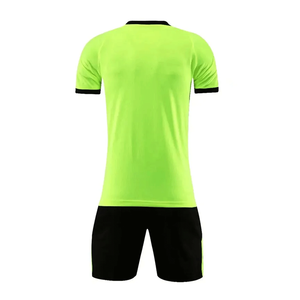 Ensemble d'uniformes de football d'entraînement avec short de compression et maillot de football de performance - Product Image 4