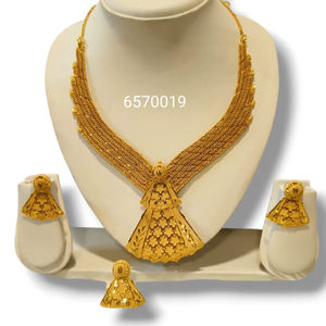 AWAIS HOUSE Collier et Bracelet Hiphop Infinity plaqué or 6 grammes avec sertissage griffes diamantées pour femmes africaines, idéal pour festivals et mariages - Product Image 1