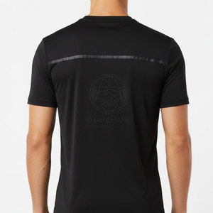 Ensemble de vêtements de sport pour hommes, t-shirt et short, matière douce et confortable, parfait pour les séances de gym et les activités de fitness en plein air - Product Image 3