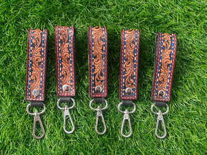 Porte-clés en cuir taillé sculpté à la main Porte-clés en cuir imprimé floral gaufré Accessoires en cuir taillé Porte-clés mignons pour hommes - Product Image 3