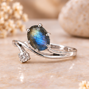 Bague en argent labradorite, pierre précieuse naturelle à reflets bleus, bague en argent sterling 925, bijoux élégants pour femmes - Product Image 1