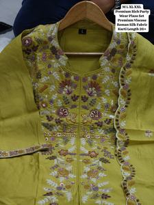 Traje Sharara Pallazo de Fiesta Premium de Viscosa Romana con Mangas Largas, Corte Acampanado hasta la Rodilla y Bordado Intenso - Product Image 5