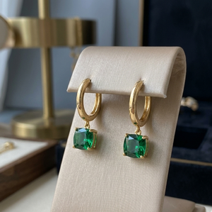 Pendientes de Lujo con Peridoto Corte Cojín, Piedra de 10mm, 4 Pulgadas de Largo, 10 Gramos, Plata de Ley 925, Chapado en Oro de 18K, Joyería de Diseño - Product Image 2