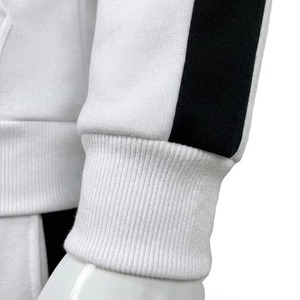 Ensemble de survêtement gris à capuche pour homme, tenue de jogging décontractée, couleur unie, polyester et coton, manches longues, pantalon à cordon de serrage, poches latérales - Product Image 3