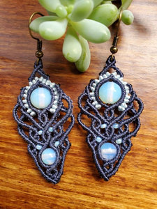 Juego de Pendientes de Macramé Boho Hechos a Mano con Amatista, Jaspe Dálmata y Ópalo, Pendientes Colgantes con Piedras Preciosas, Joyería Artesanal para Mujer - Product Image 5